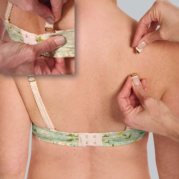Back of the Amoena Kalina padded wireless bra showing how the straps detach to create difference strap configurations.