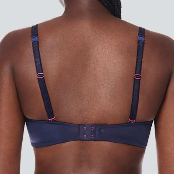 Back of the Amoena Delila padded wireless bra showing narrower band and standard vertical strap option.